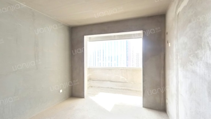 亚丁湾二手房实景图