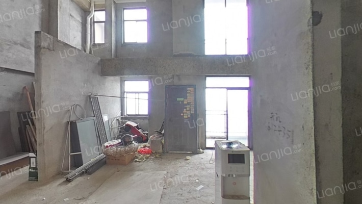 新世界广场小区二手房实景图