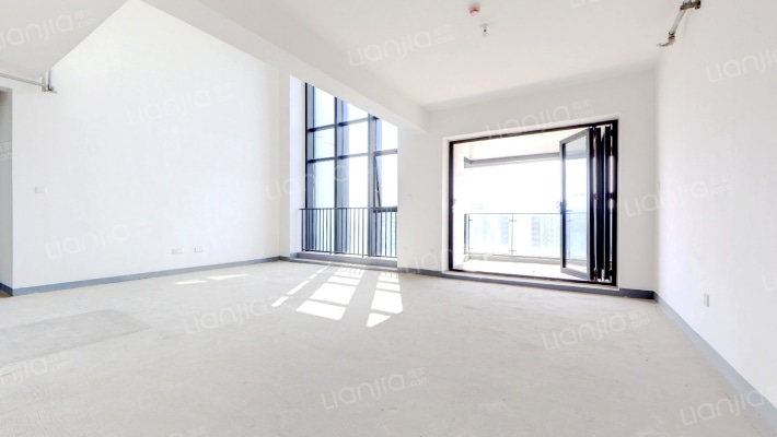 蔚蓝阁A区二手房实景图