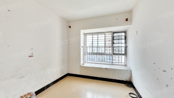 水岸听涛二手房实景图