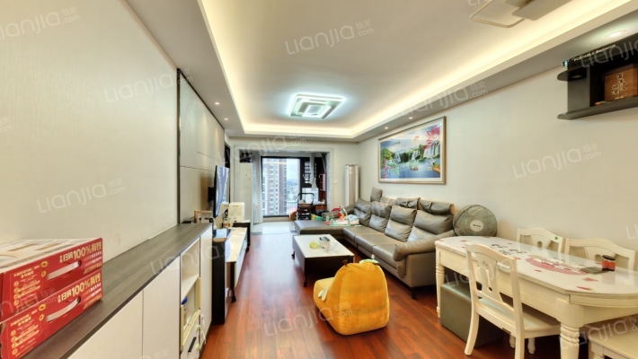 万科理想城四期未来城二手房实景图