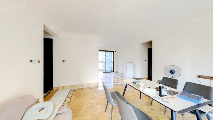 碧桂园翡翠台二手房实景图