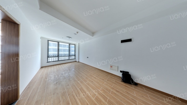 宝德云谷大厦二手房实景图