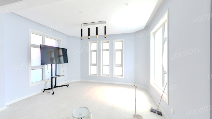 中欧尚郡二手房实景图