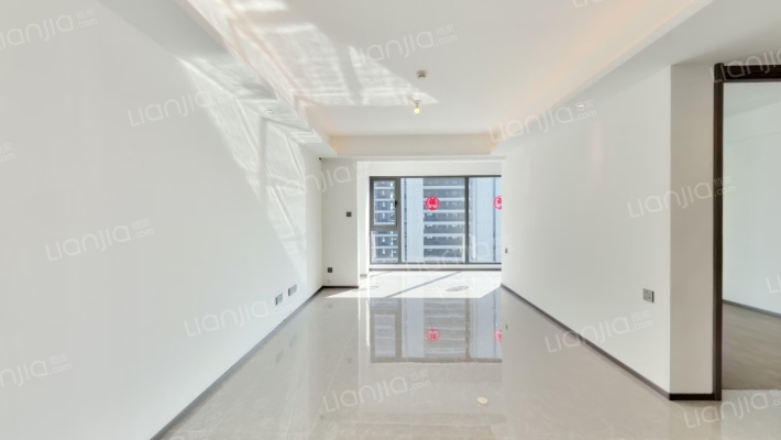 万科民安云河锦上二手房实景图