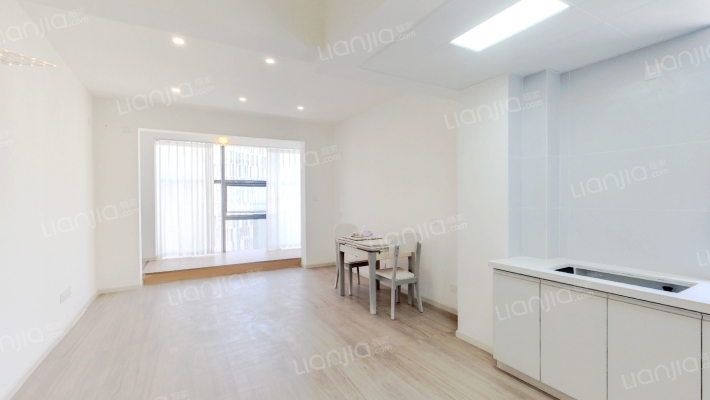 龙发时代天街二手房实景图