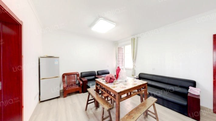 秀山花园二手房实景图