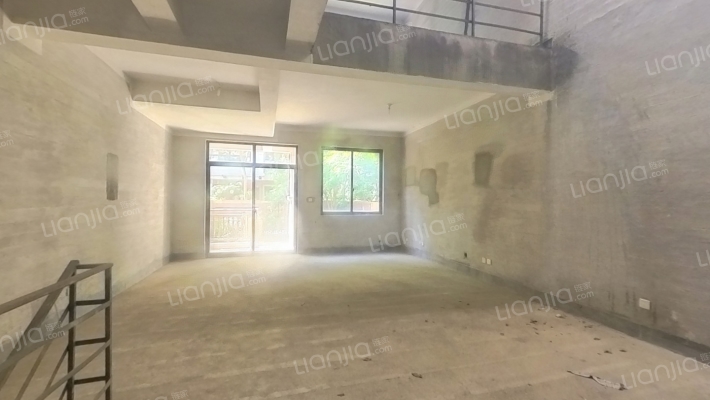 四季尊域二手房实景图