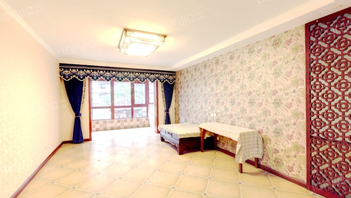 唐樾六和坊二手房实景图