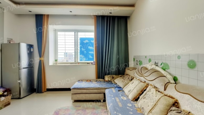 储备局七三二生活区二手房实景图