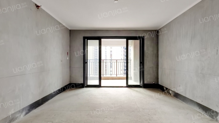 彰泰峰誉二手房实景图