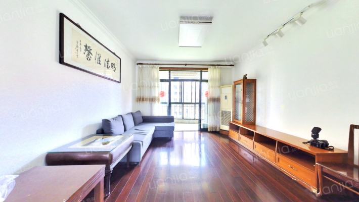 维多利华庭二手房实景图