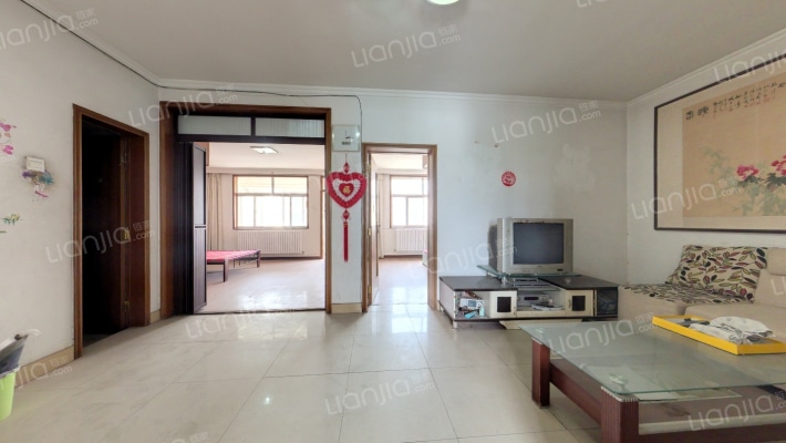 望岳C区二手房实景图