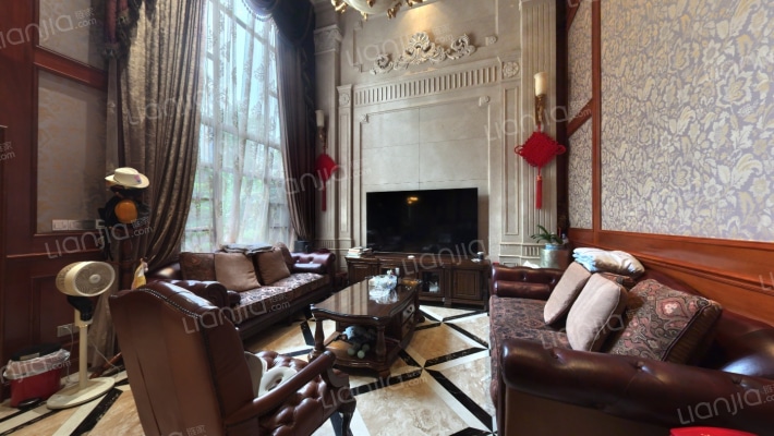 恒大金碧天下依云湖二手房实景图