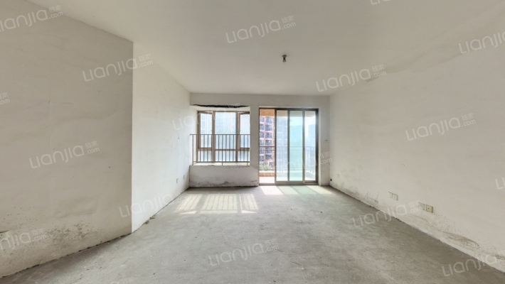 东骏湖景湾二手房实景图