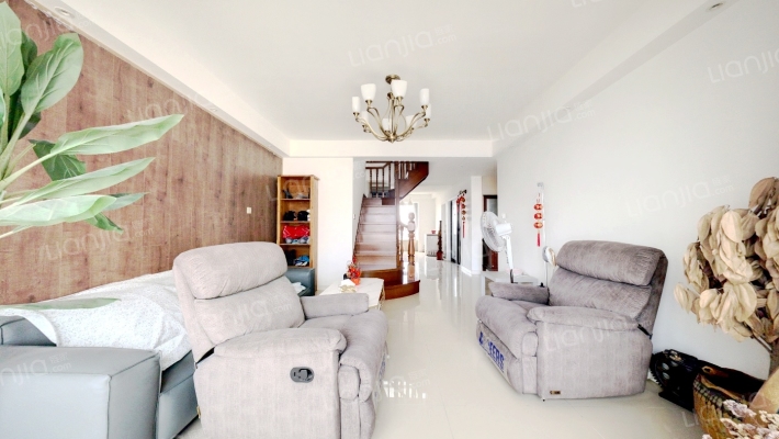 中锐龙湾1号二手房实景图