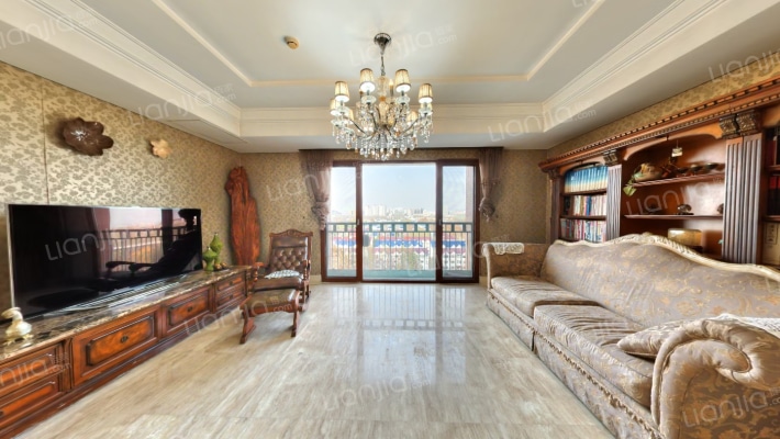 荣尊堡国际俱乐部公寓二手房实景图