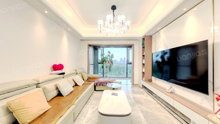 邦泰宽语一期二手房实景图