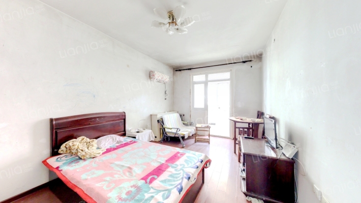 容和里二手房实景图