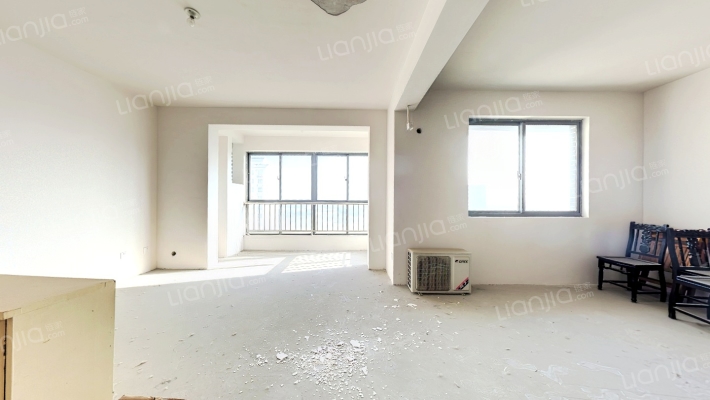 包基花苑二手房实景图