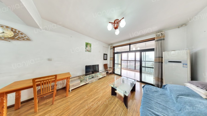 蓝岸丽景二手房实景图