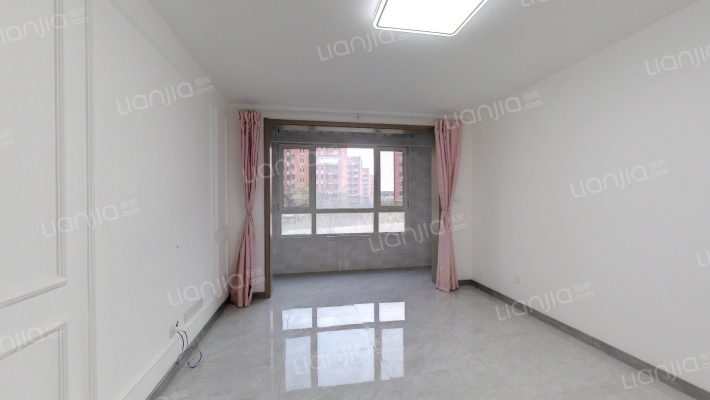 东岸彩苑二手房实景图