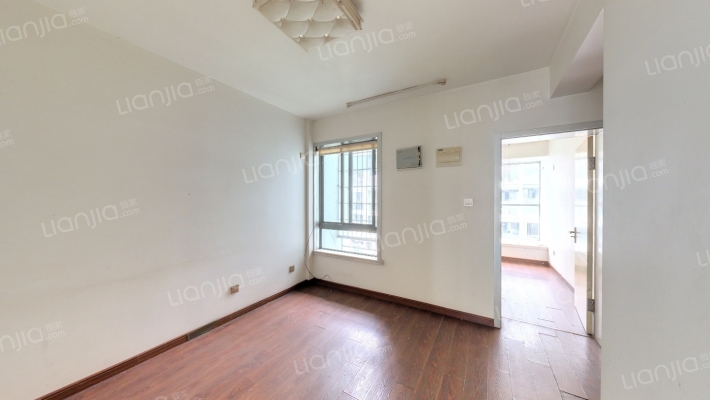 新田园一组团二手房实景图