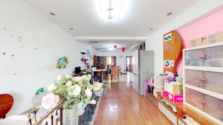 天海华庭二手房实景图