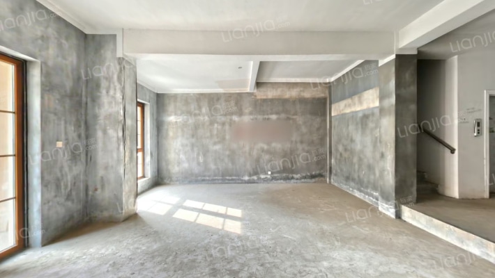 伊顿花苑二手房实景图