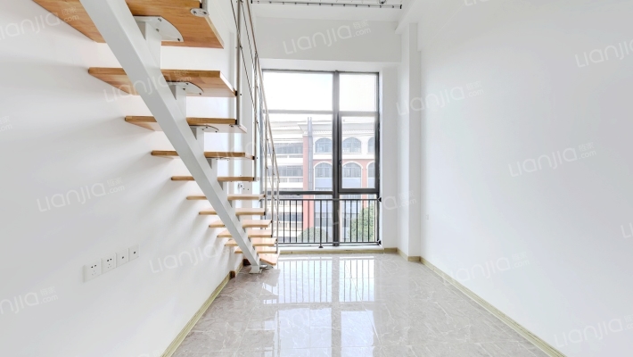 龙湖听蓝半岛二手房实景图