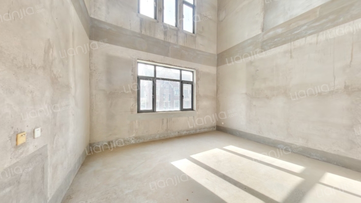 鸿宝总部园二手房实景图