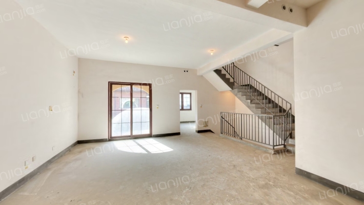 龙湖滟澜山二手房实景图