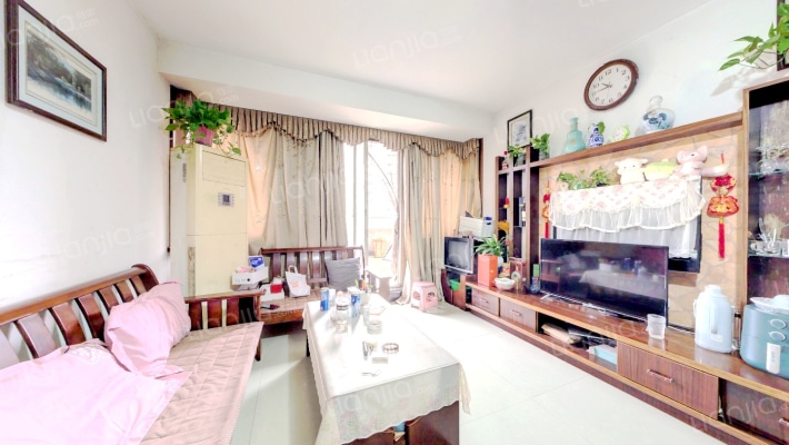 鸿通金都公寓二手房实景图