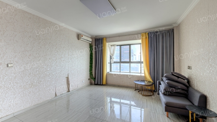 龙何锦苑二手房实景图