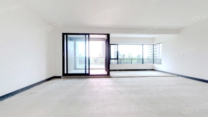 昱湖壹号萃峯二手房实景图