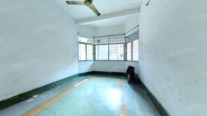 公园前路二手房实景图