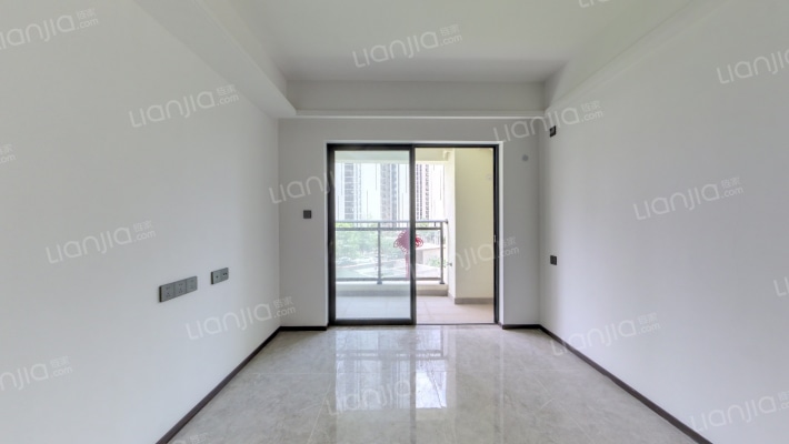 万科深业湾中新城二手房实景图