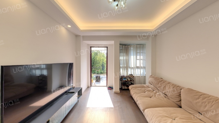 万科翡翠之光二手房实景图