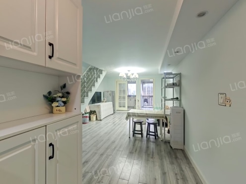 整租·旭辉紫都 1室1厅 跃层 东南