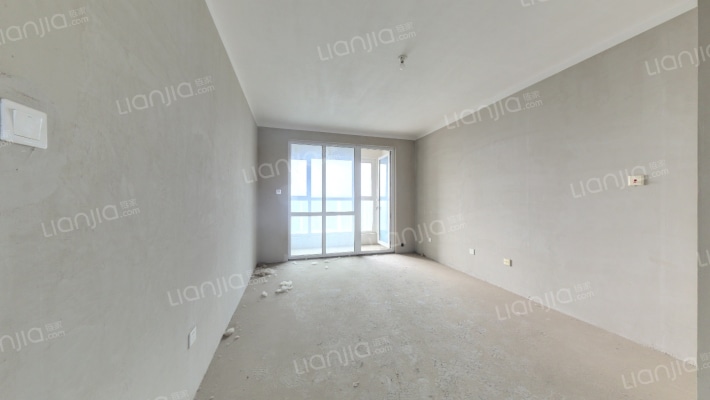 南北透透 大三居 采光好 央企社区-客厅