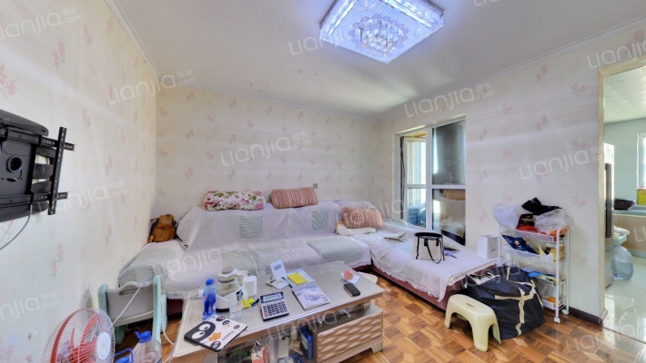 地铁名典海棠苑二手房实景图