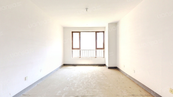 南北通透三局中楼层，户型方正，房本满五-客厅