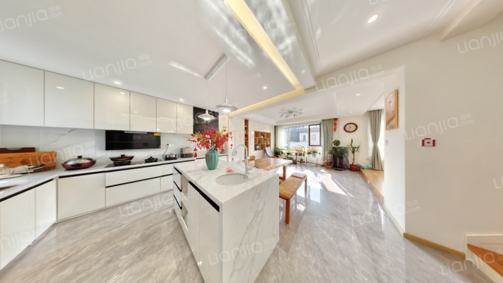 龙湖阳光城云峰原著B11二手房实景图