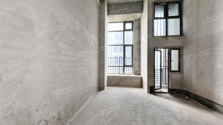 绿地保税中心二期二手房实景图