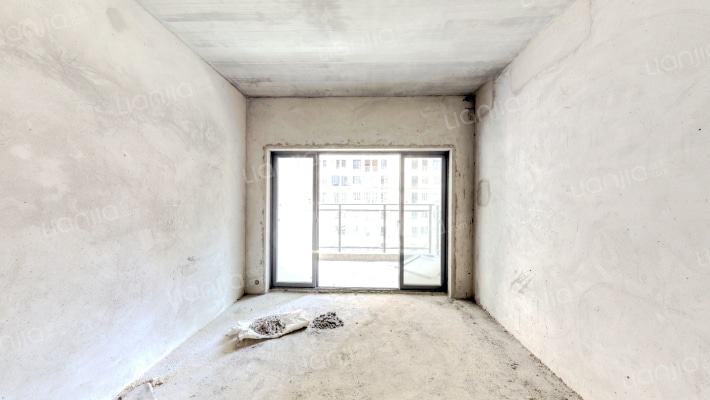 蓝湾湖畔二手房实景图