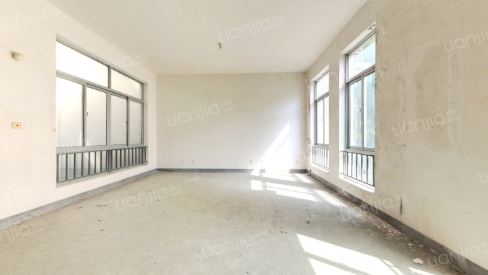 大众湖滨雅园二手房实景图