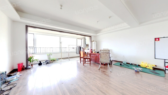 万科山望一期二手房实景图