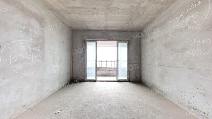 南山绿庭B区二手房实景图