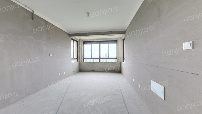 西欧翡翠雅苑二手房实景图