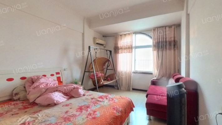 宏达花园C区二手房实景图